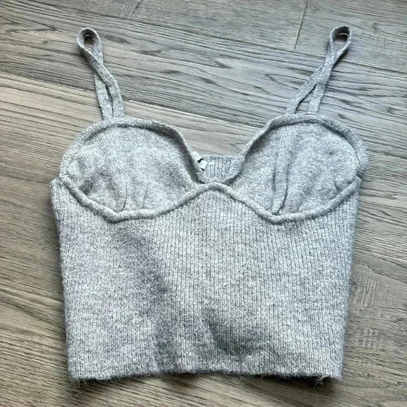 🔥Zara🔥  | Grey ribbed sweater cropped tank top - Picture 2 of 8